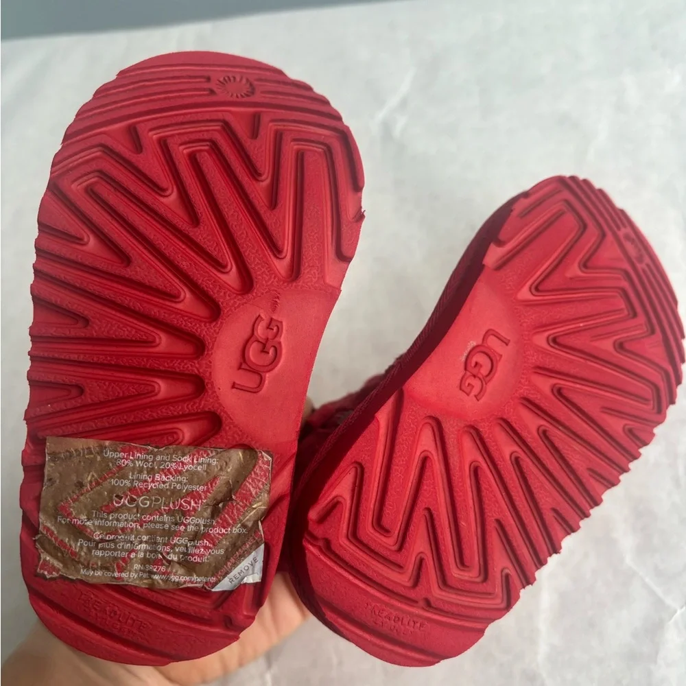 UGG Neumel red suede lace up zipper chukka boots kids size 7.
